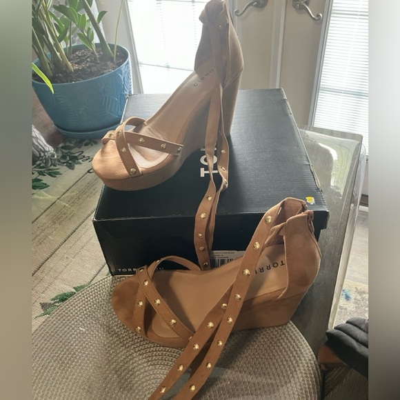 Torrid Wedges - Picture 4 of 4